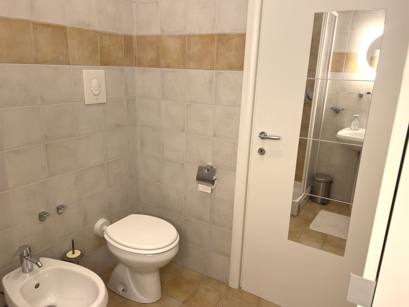 1064milanoflats-monobrandacastiglioni-bagno-porta