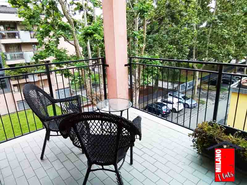 1095terrazza-arresata-camera-matrimoniale-tavolino-appartamento-via-golinelli-segrate-mi