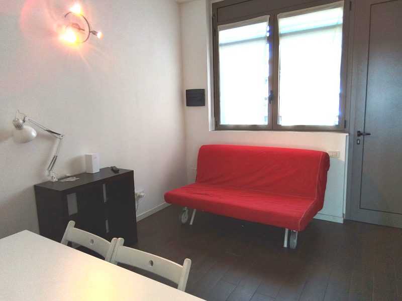 1236milanoflats-bovisa303-cucina-abitabile-divano-letto