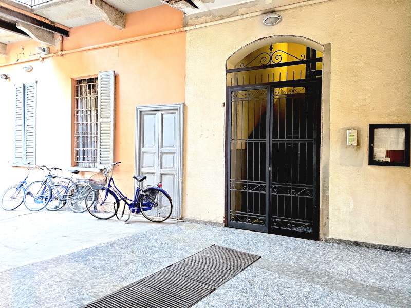 249milanoflats_-_pasteur_-_ingresso_palazzo