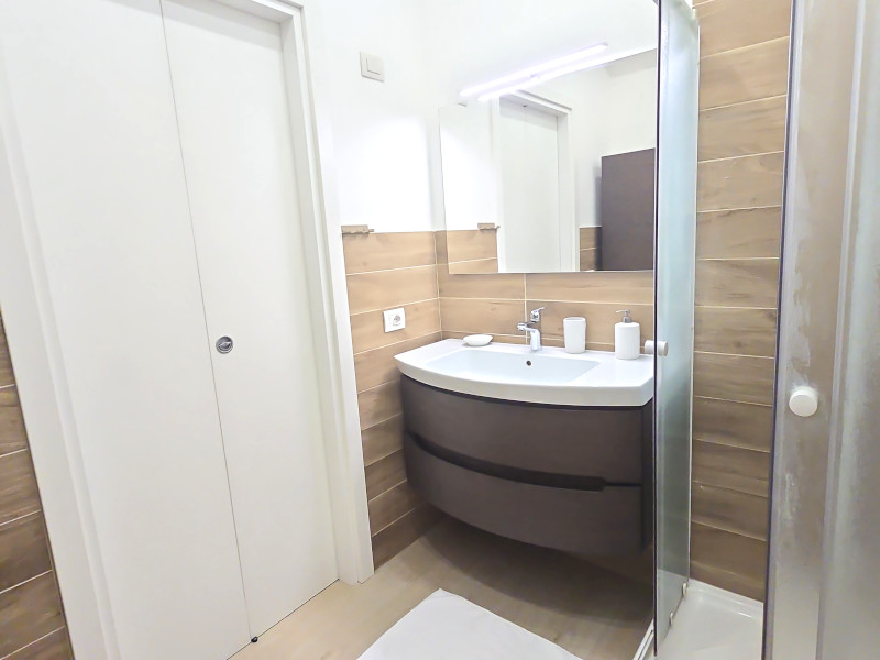 484milanoflats_-_bovisatorre303_-_lavandino_bagno