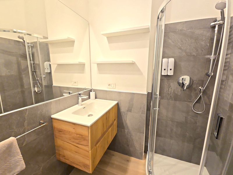 813milanoflats_-_sarpi_m-_doccia