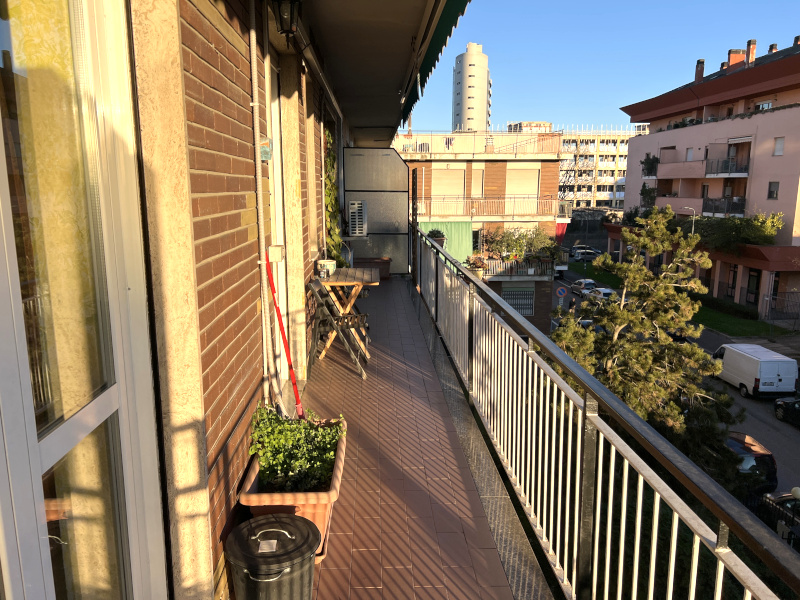 995milanoflats-5maggio-balcone1