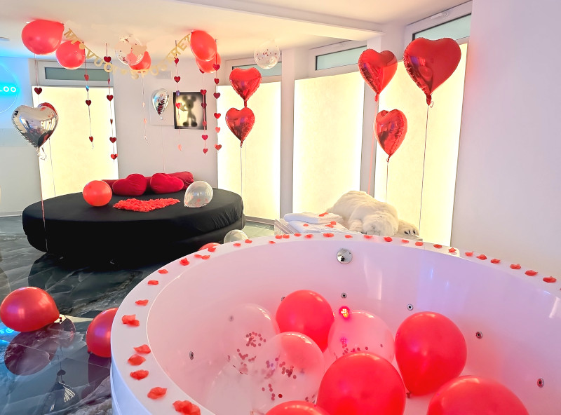 milanoflats_-_igloo_-_lovebox_vasca_divano